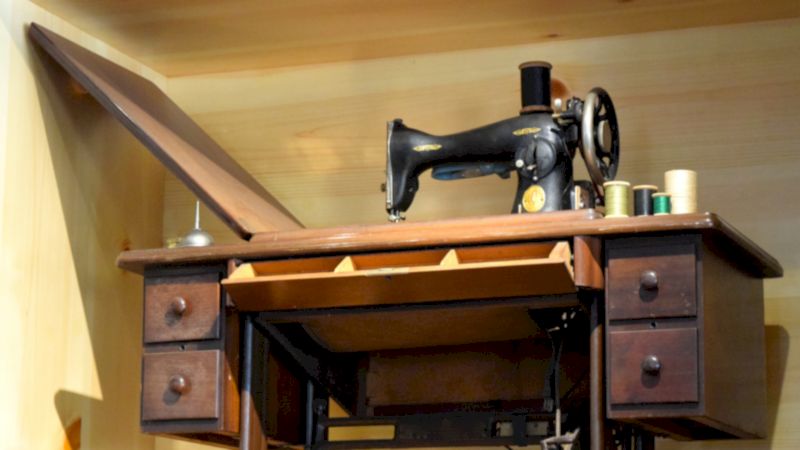 Qué es una máquina de coser a pedal