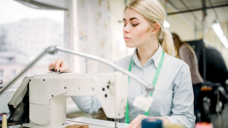 remalladora y máquina de coser